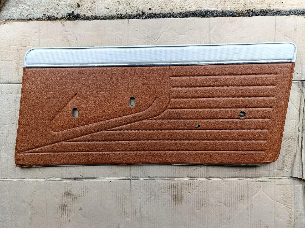 Panneau de porte PEUGEOT 304 Coupé / Cabriolet LesAnciennes.com