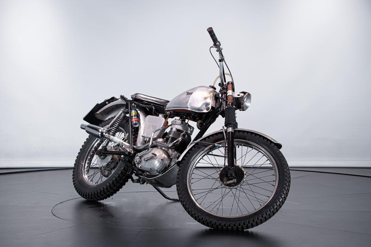 1963 BSA 250 C15 Trial LesAnciennes.com
