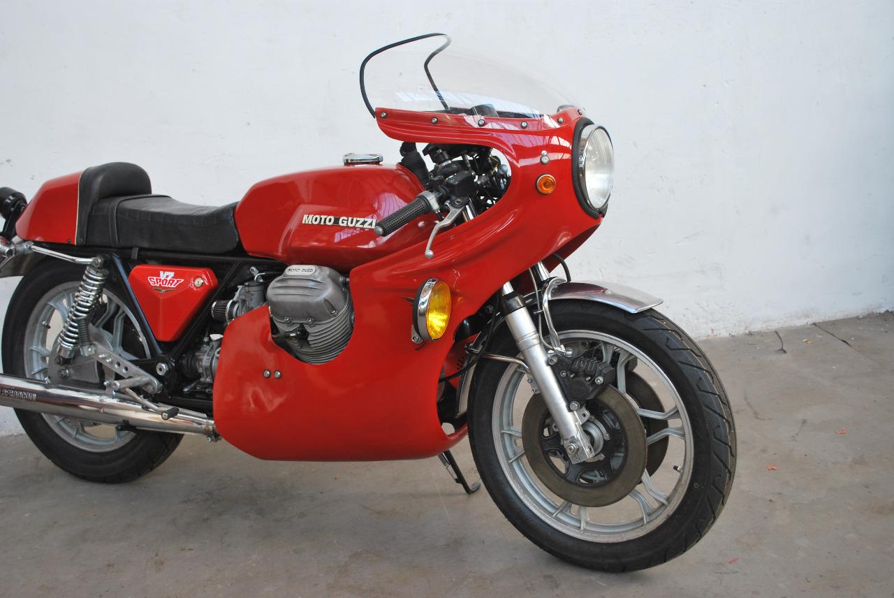 MOTO GUZZI V7 V7 sport - 1972 LesAnciennes.com