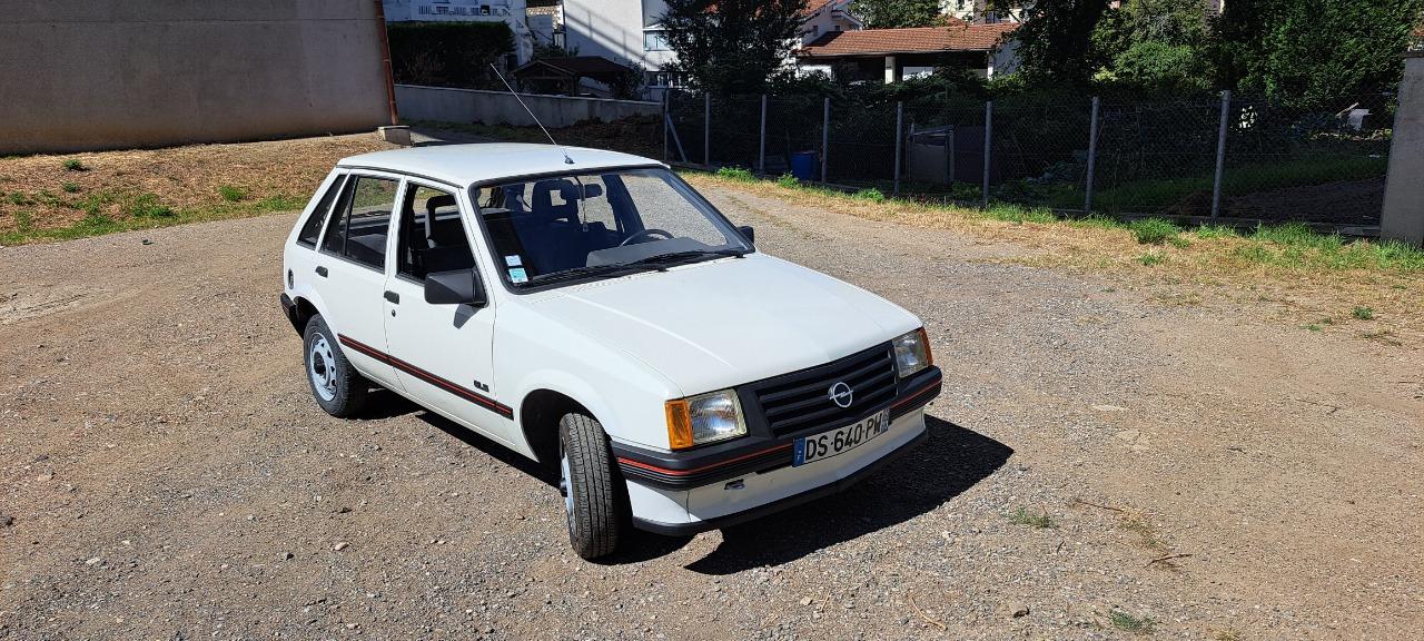 OPEL Corsa Gls - 1986 LesAnciennes.com