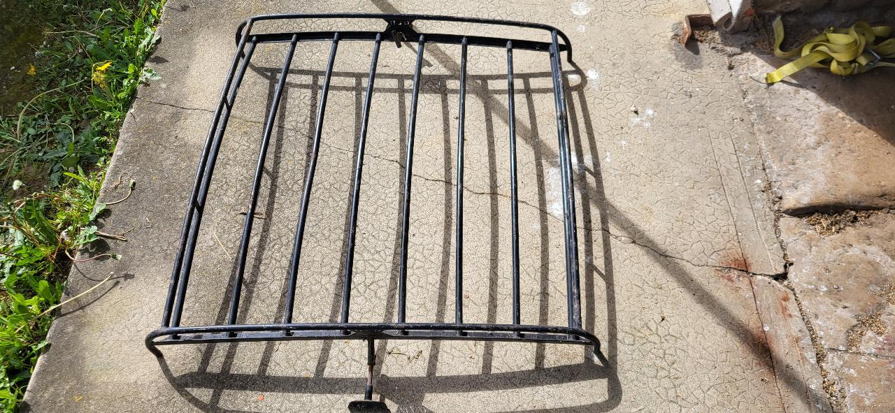 Galerie de toit pour RENAULT Dauphine LesAnciennes.com