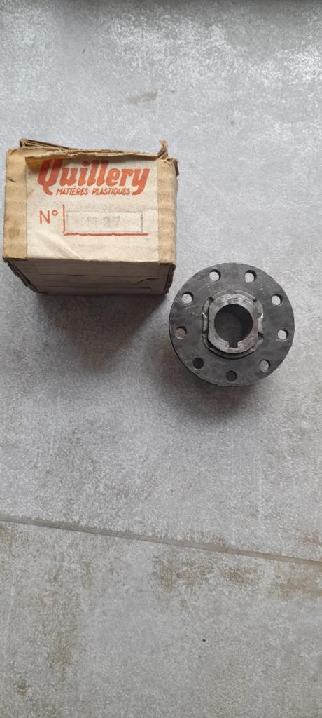 CITROEN Traction pièce volant quillery LesAnciennes.com