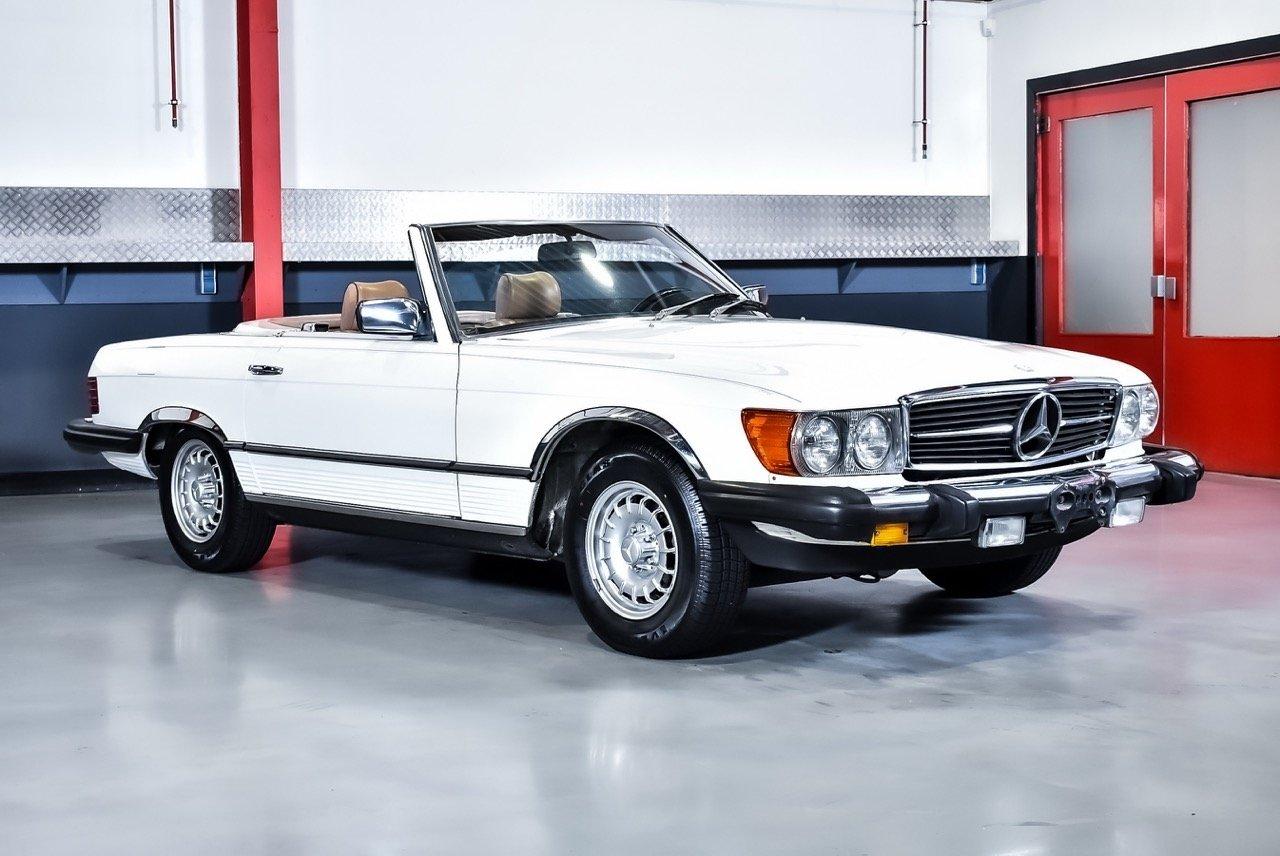 1984 Mercedes-Benz R107 380SL Convertible 3,8L V8 LesAnciennes.com