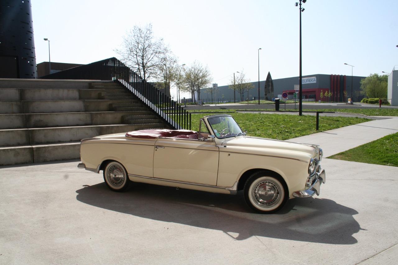 PEUGEOT 403 Cabriolet - 1960 LesAnciennes.com