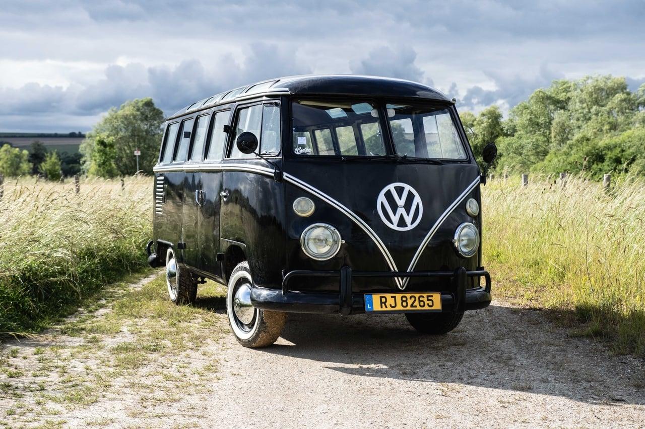 1965 Volkswagen Type 2 T1 Split Screen Samba 23-Wi LesAnciennes.com