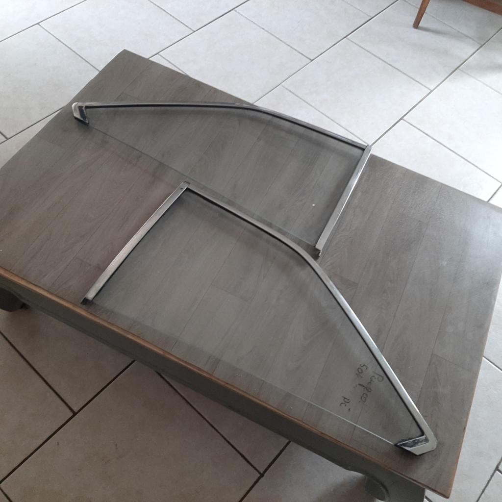 Vitres arrieres PEUGEOT 504 coupé LesAnciennes.com