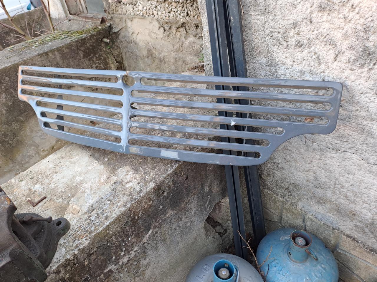 Calandre PEUGEOT 203 LesAnciennes.com