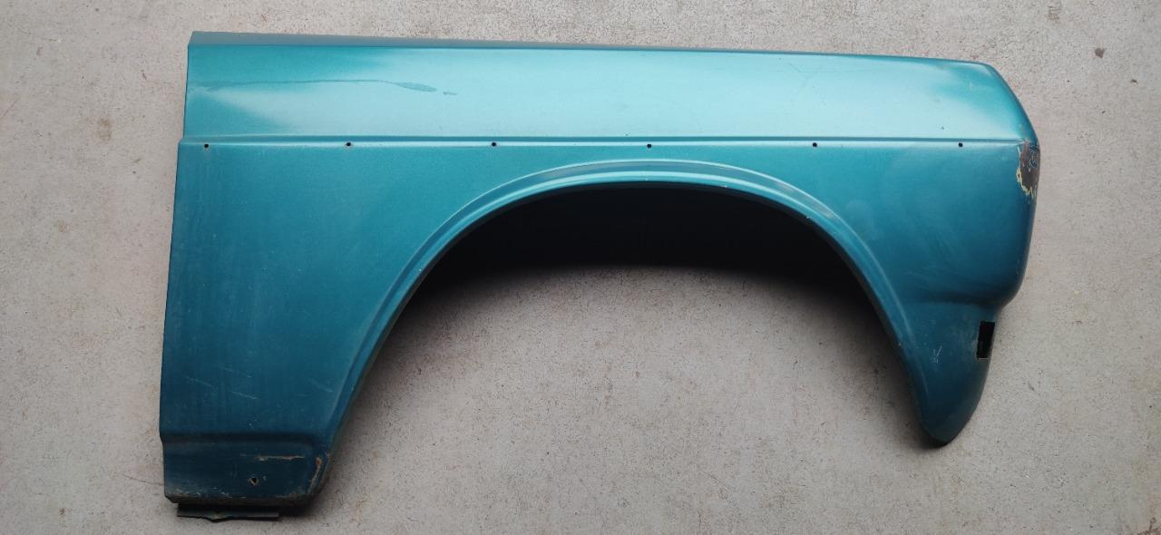 Aile avant droite verte SIMCA 1100 LesAnciennes.com