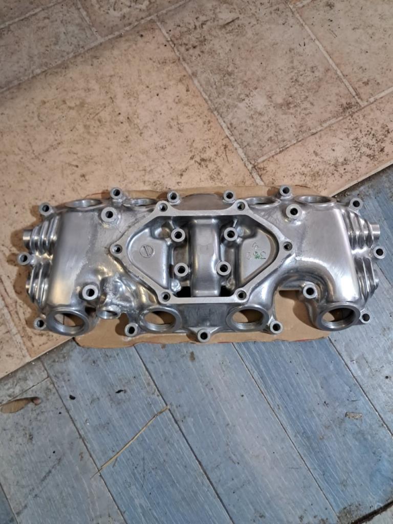 Couvre culasse pour HONDA CB 350 Four. Neuf LesAnciennes.com