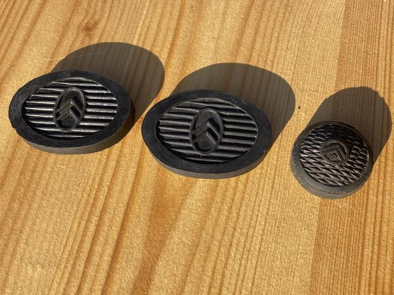 Caoutchoucs de pédale CITROEN Rosalie ou C4 / C6 LesAnciennes.com