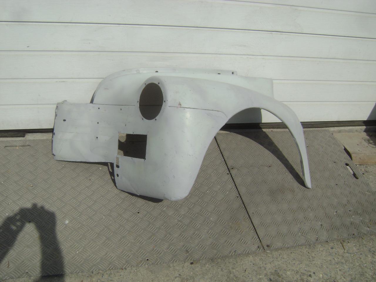 Aile RENAULT 4CV LesAnciennes.com