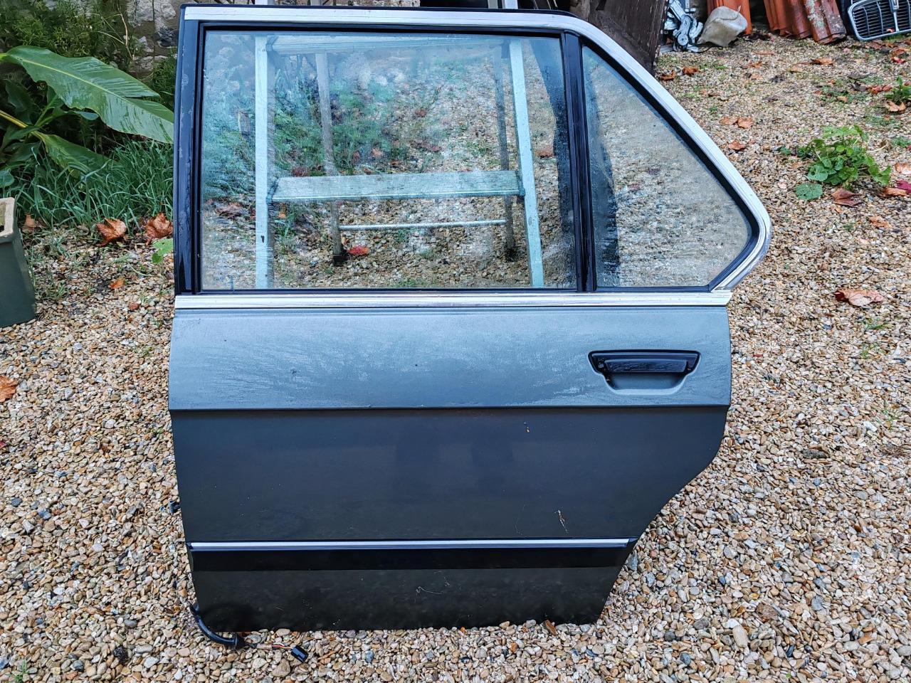 Portes BMW Série 5 E28 LesAnciennes.com