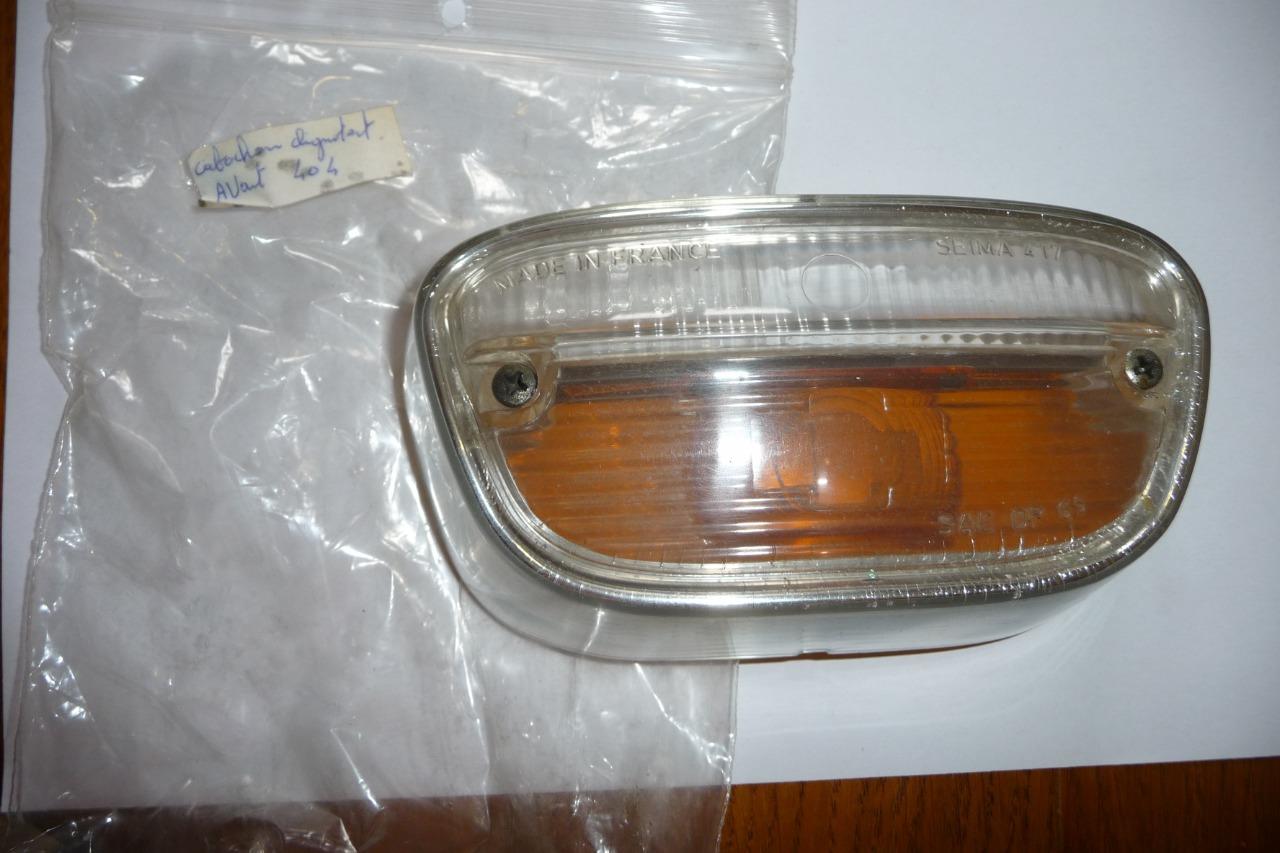 Pièces PEUGEOT 404 CABOCHON CLIGNOTANT AVANT LesAnciennes.com