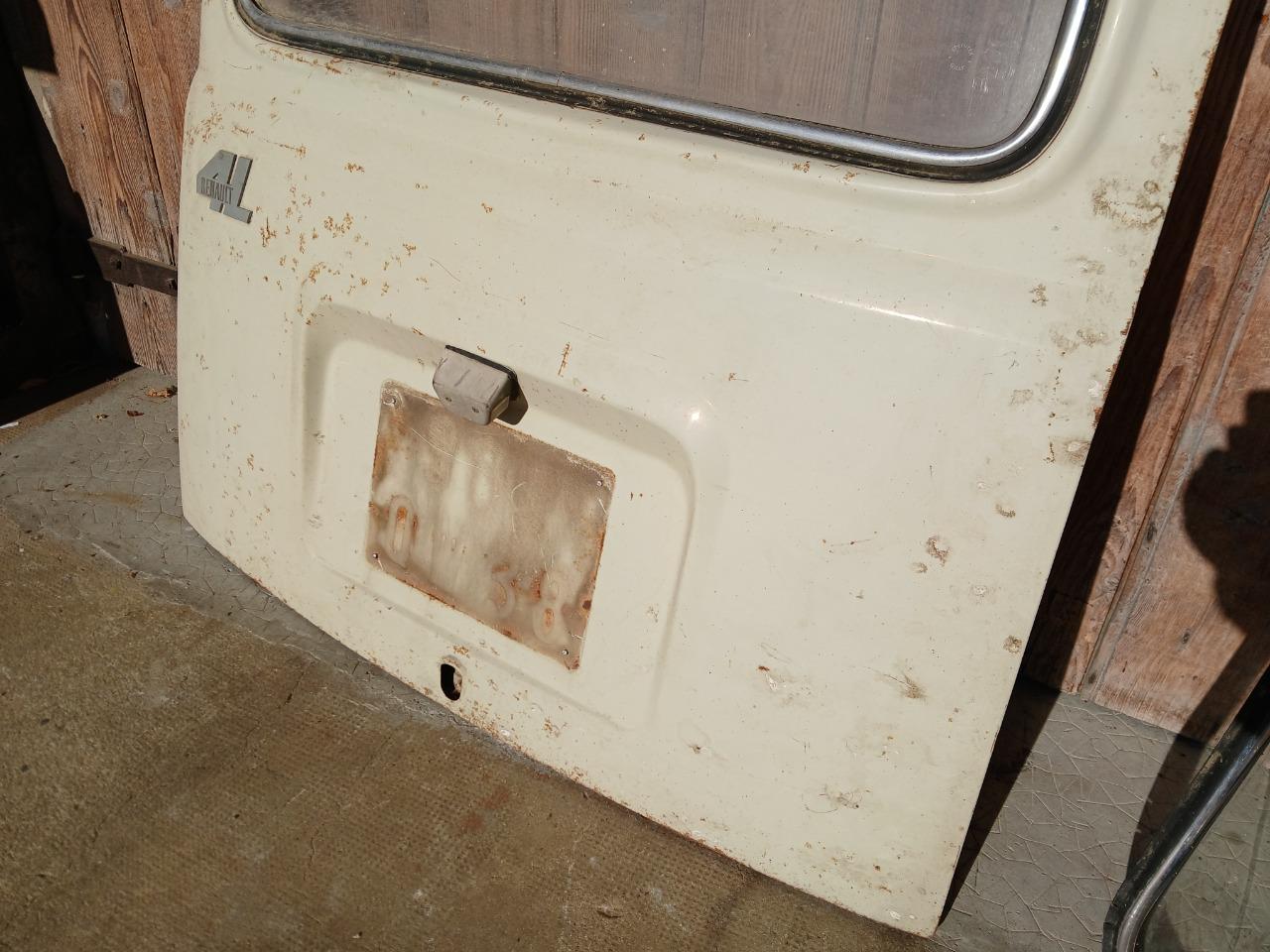 Hayon RENAULT 4L (R4L) LesAnciennes.com