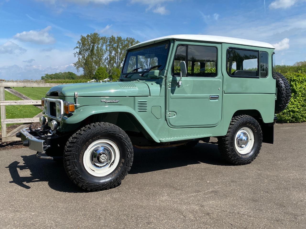TOYOTA Land Cruiser FJ40 - 1973 LesAnciennes.com