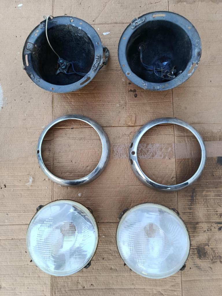 Phares PEUGEOT 403 LesAnciennes.com