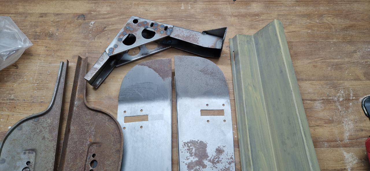 Lot de pièces JAGUAR XK140 Cp LesAnciennes.com