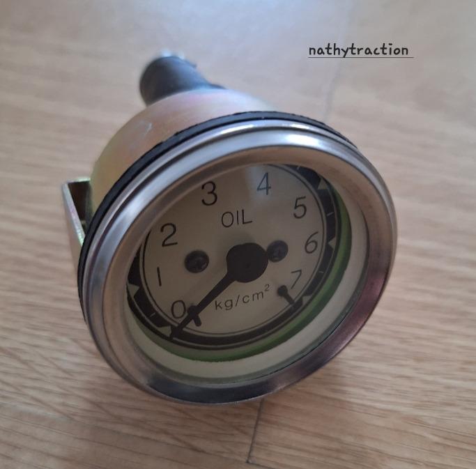 Manomètre classique de pression d'huile TRACTION LesAnciennes.com