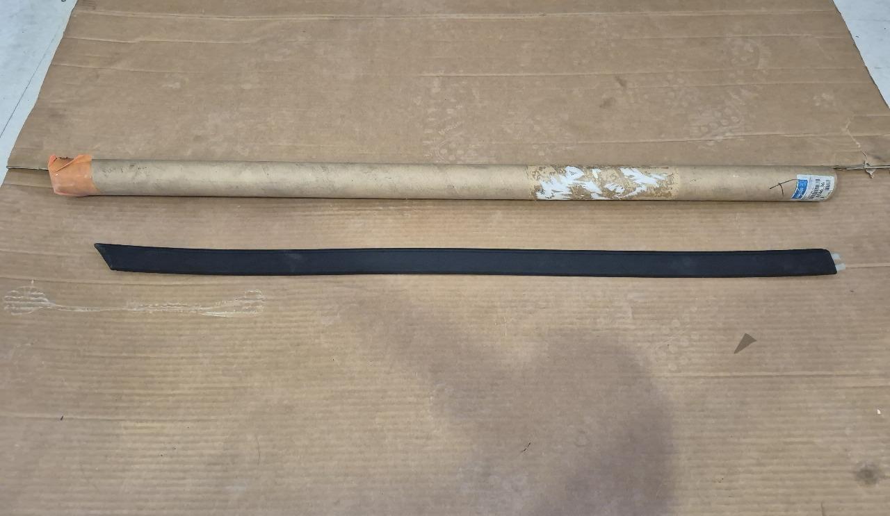 Protecteur de Porte AR D PEUGEOT 605 LesAnciennes.com