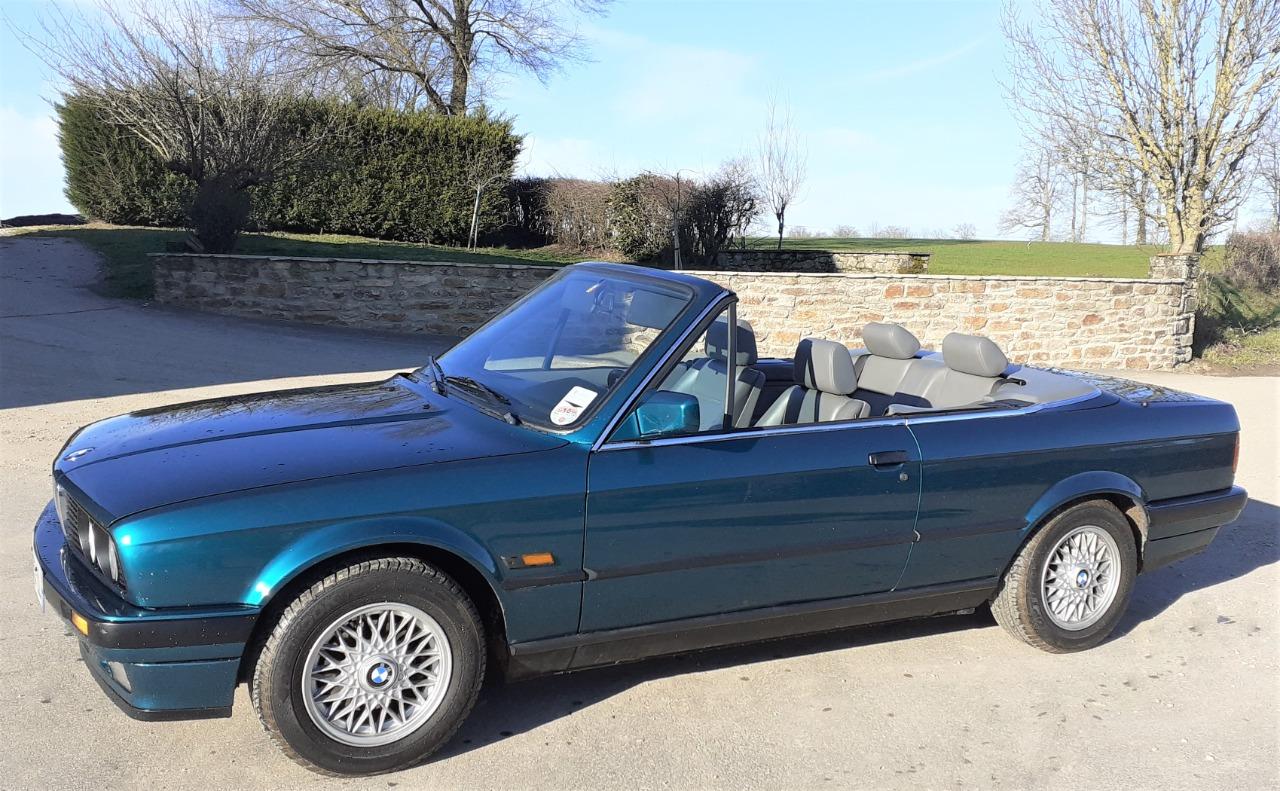 BMW 325 i Cabriolet e30 - 1992 LesAnciennes.com