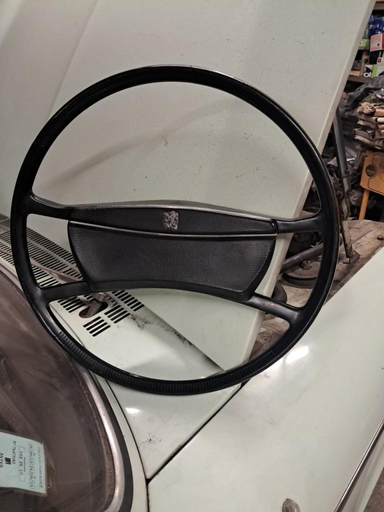 Volant Quillery pour PEUGEOT 504 LesAnciennes.com