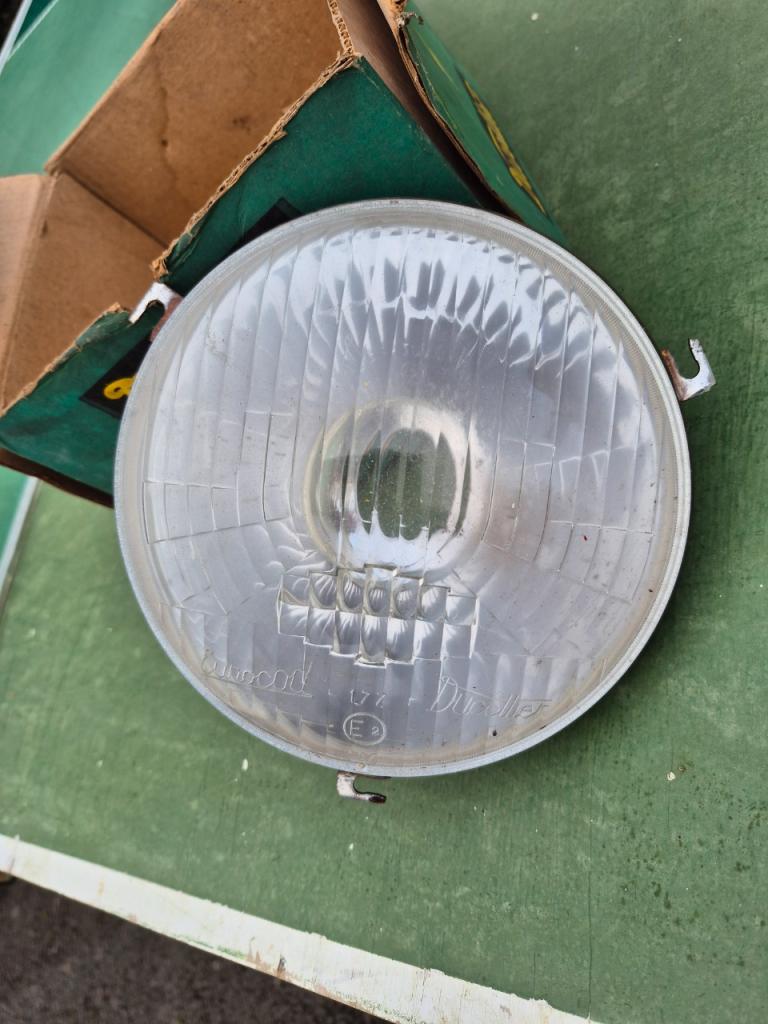 Optique de phare pour Peugeot LesAnciennes.com