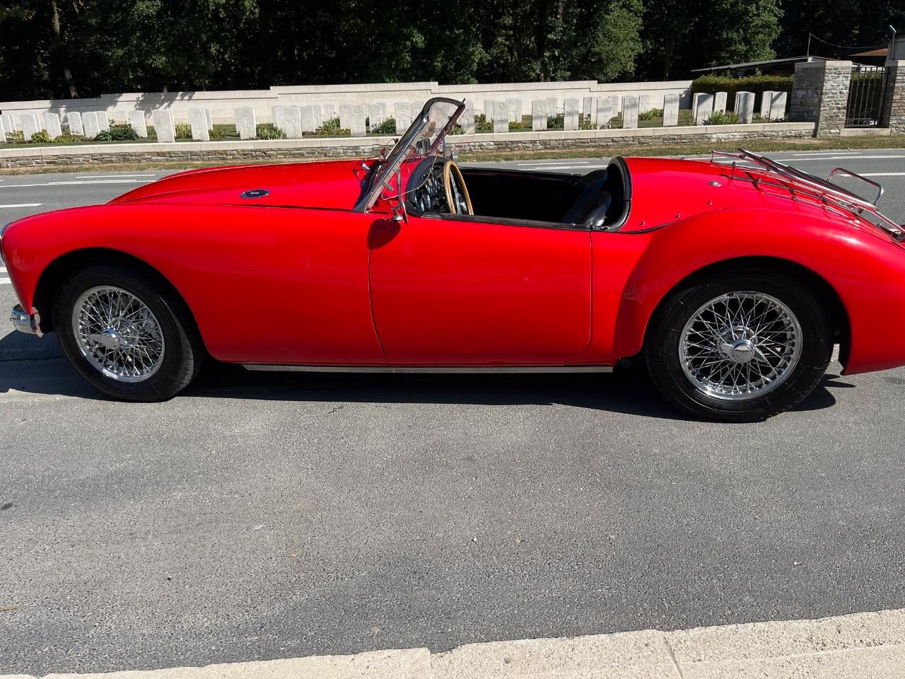 MG MGA CABRIOLET - 1960 LesAnciennes.com