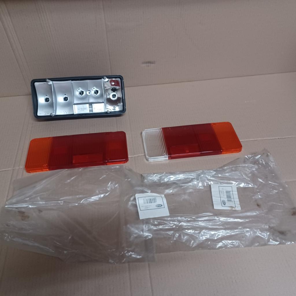 Lot cabochons arrière gauche et droit Peugeot J5 C LesAnciennes.com