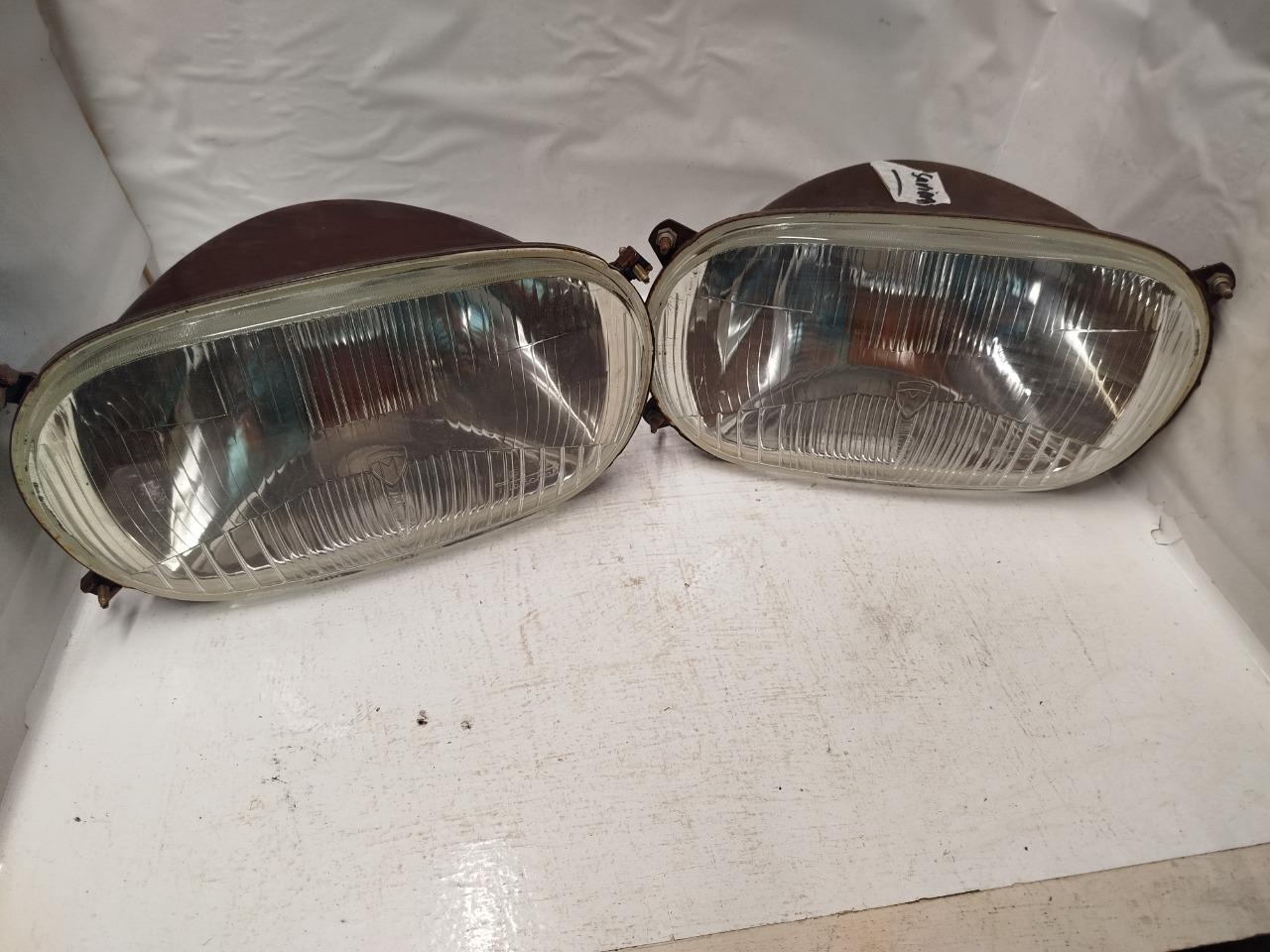 Paire de phares pour camion Saviem LesAnciennes.com