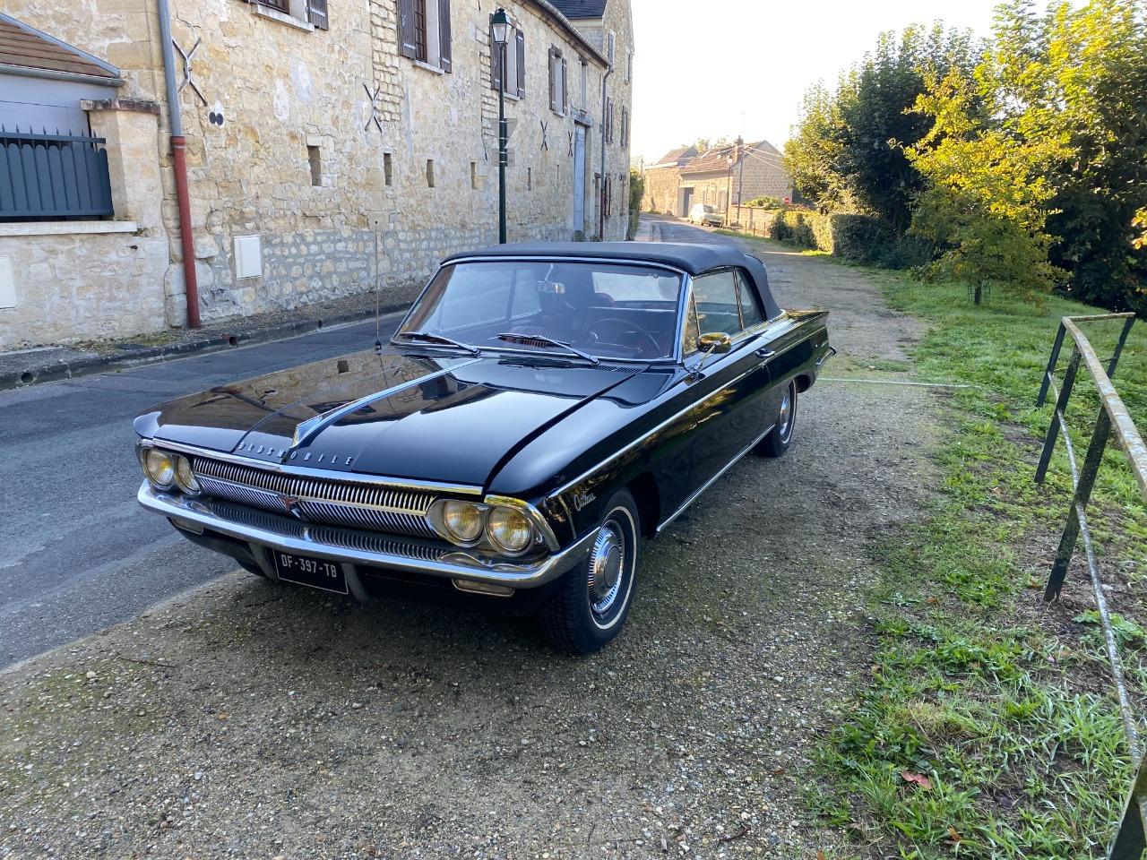 OLDSMOBILE Cutlass F85 Convertible - 1962 LesAnciennes.com