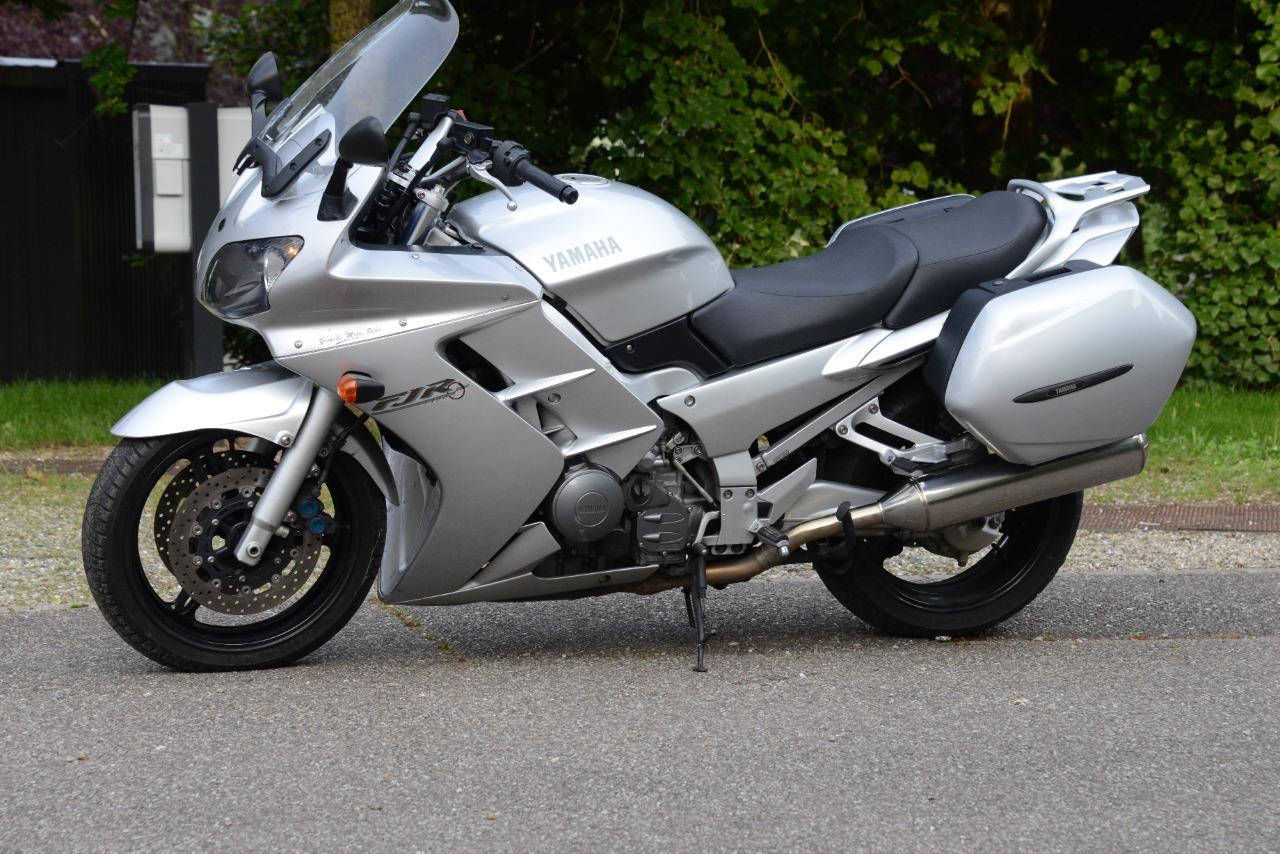 YAMAHA FJR 1300 - 2002 LesAnciennes.com
