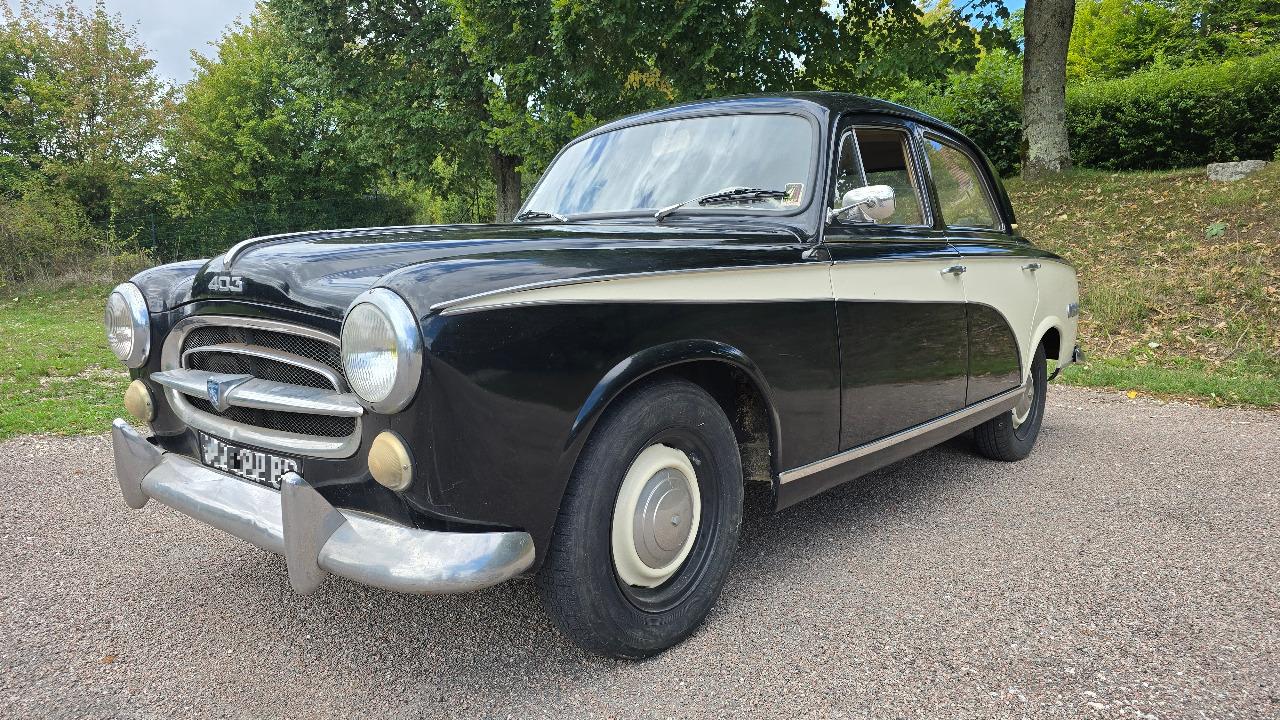 PEUGEOT 403 Berline bi-ton - 1956 LesAnciennes.com