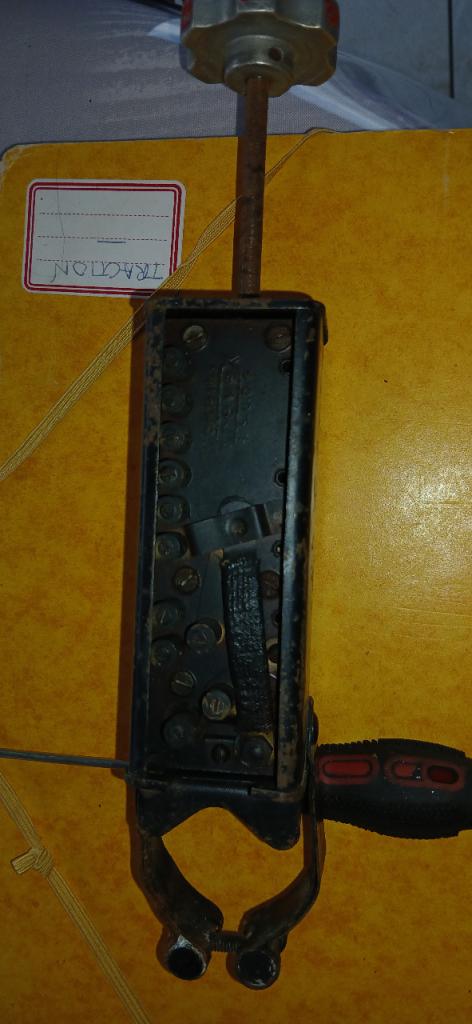 Commodo CITROEN Traction LesAnciennes.com