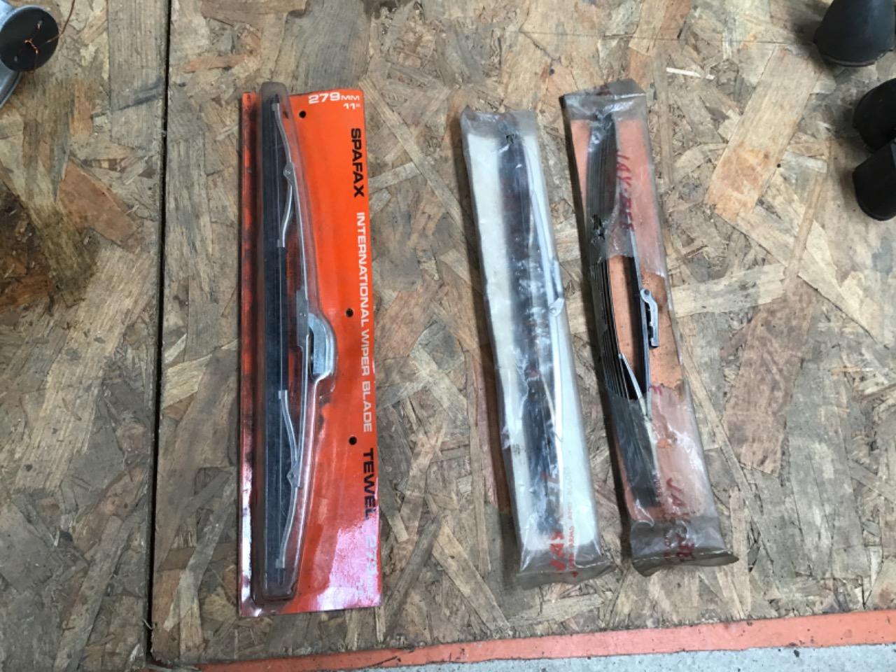 ESSUIE-GLACES NEUFS AUSTIN/MG/TRIUMPH/MORRIS LesAnciennes.com