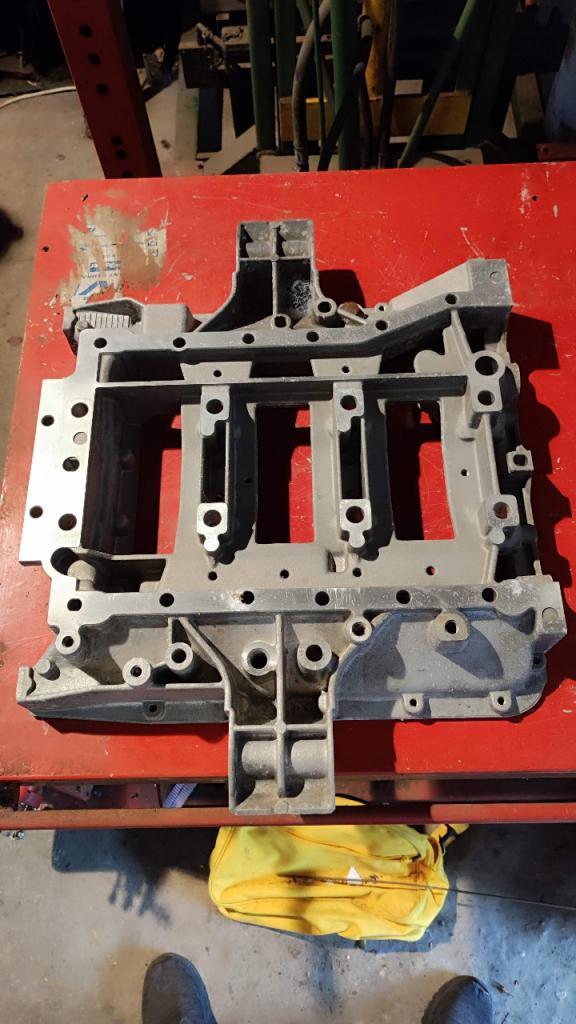 Semelle moteur Renault PRV V6 Alpine LesAnciennes.com