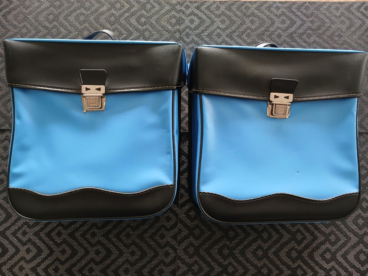 Sacoches bleues MOTOBECANE PEUGEOT CADDY LesAnciennes.com