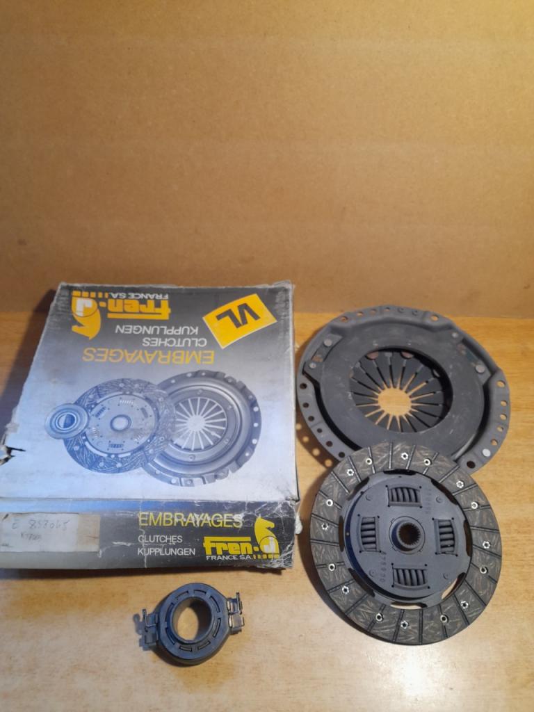 Kit embrayage vw passât 1.3L 1.5L 1.6L E858045 LesAnciennes.com