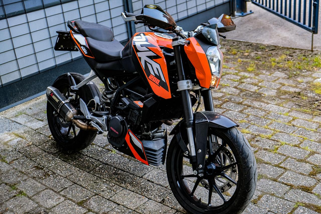 2013 KTM Duke 200 LesAnciennes.com