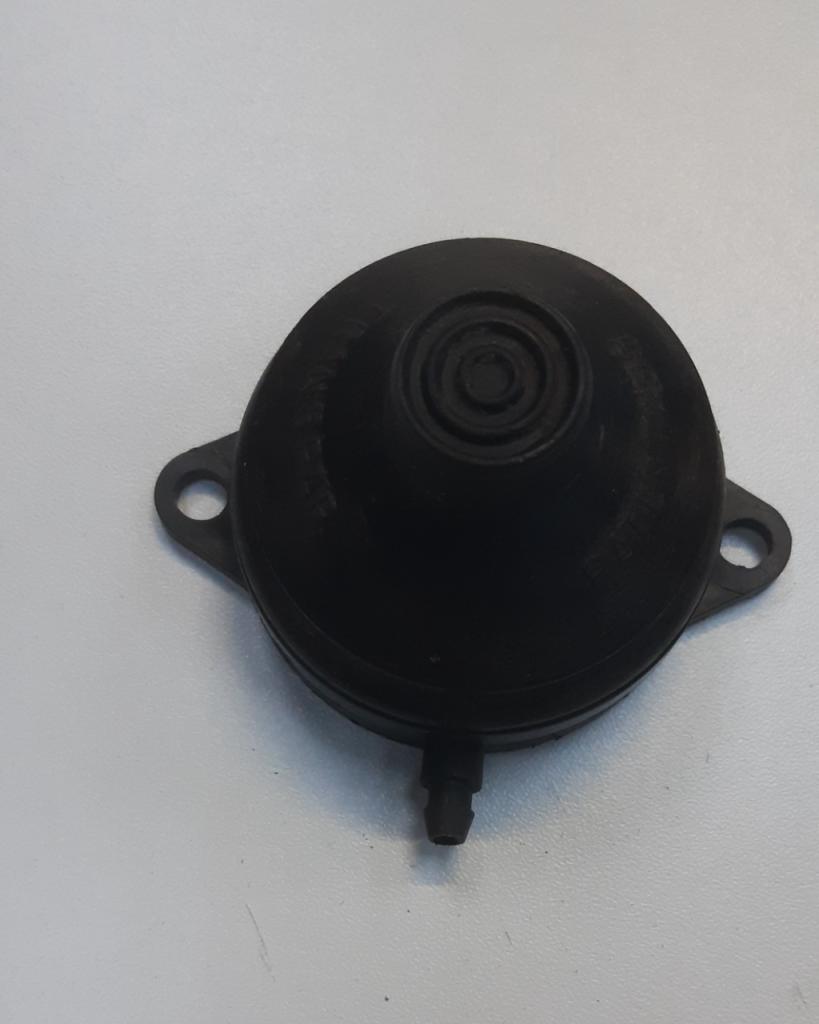 Pompe lave glaces manuelle au pied R5 LesAnciennes.com