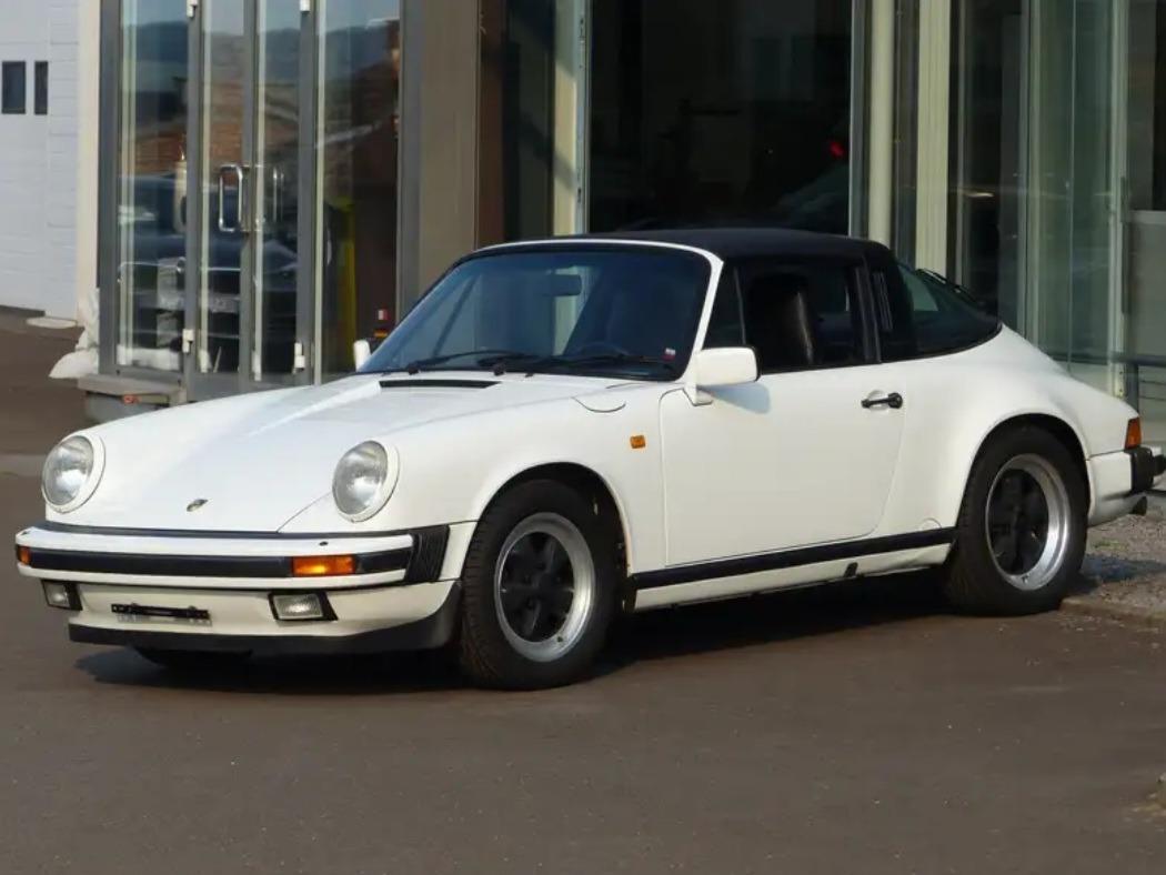 PORSCHE 911 3.2 Carrera Targa - 1988 LesAnciennes.com