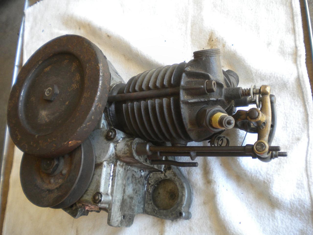 Pièces RARE MOTEUR Fritz Moser st Aubin Suisse LesAnciennes.com