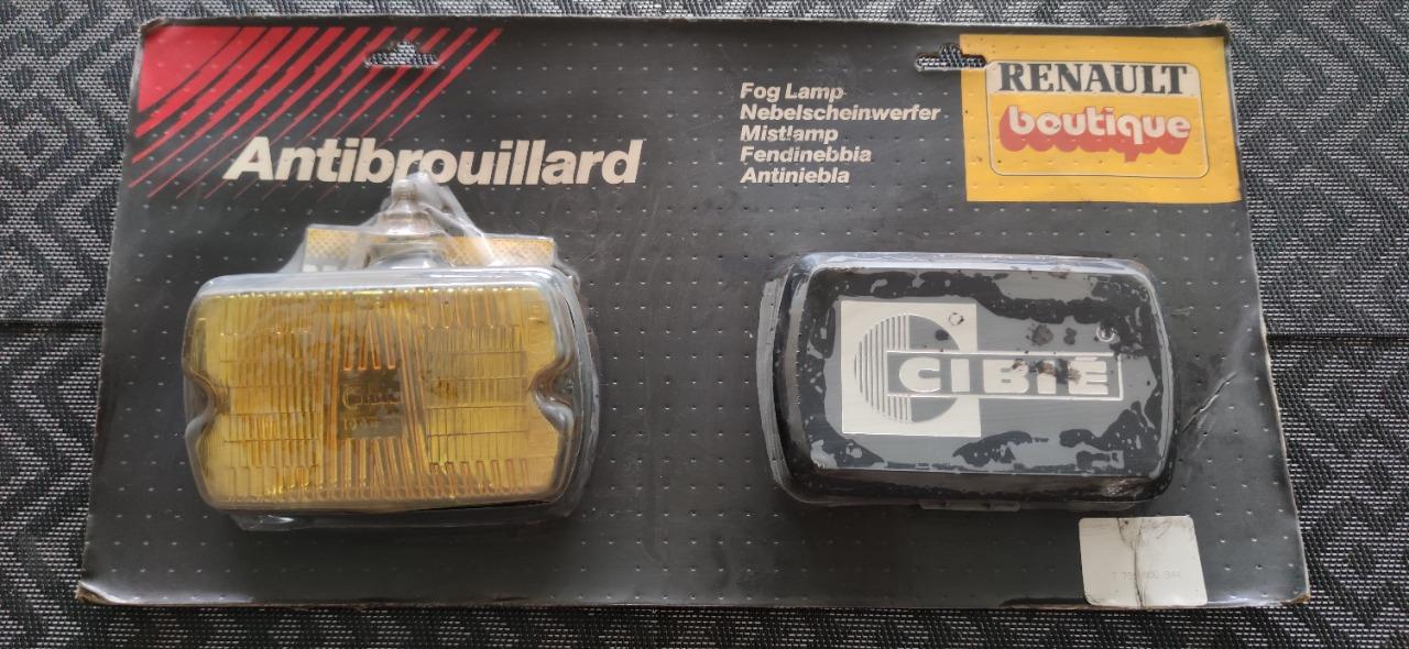 Phare antibrouillard RENAULT 5 9 11 FUEGO LesAnciennes.com