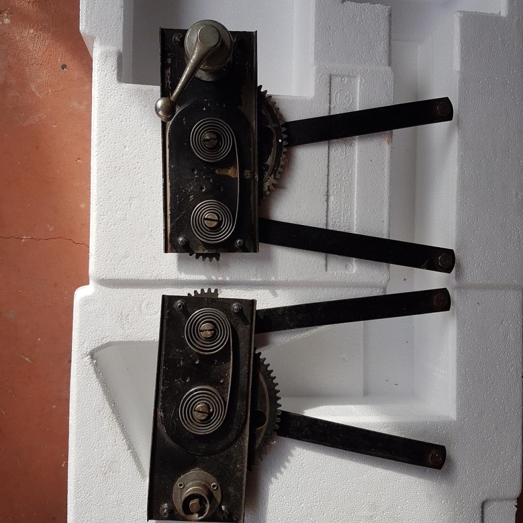 Lèves vitres HOTCHKISS 480/615/617/680/686 LesAnciennes.com