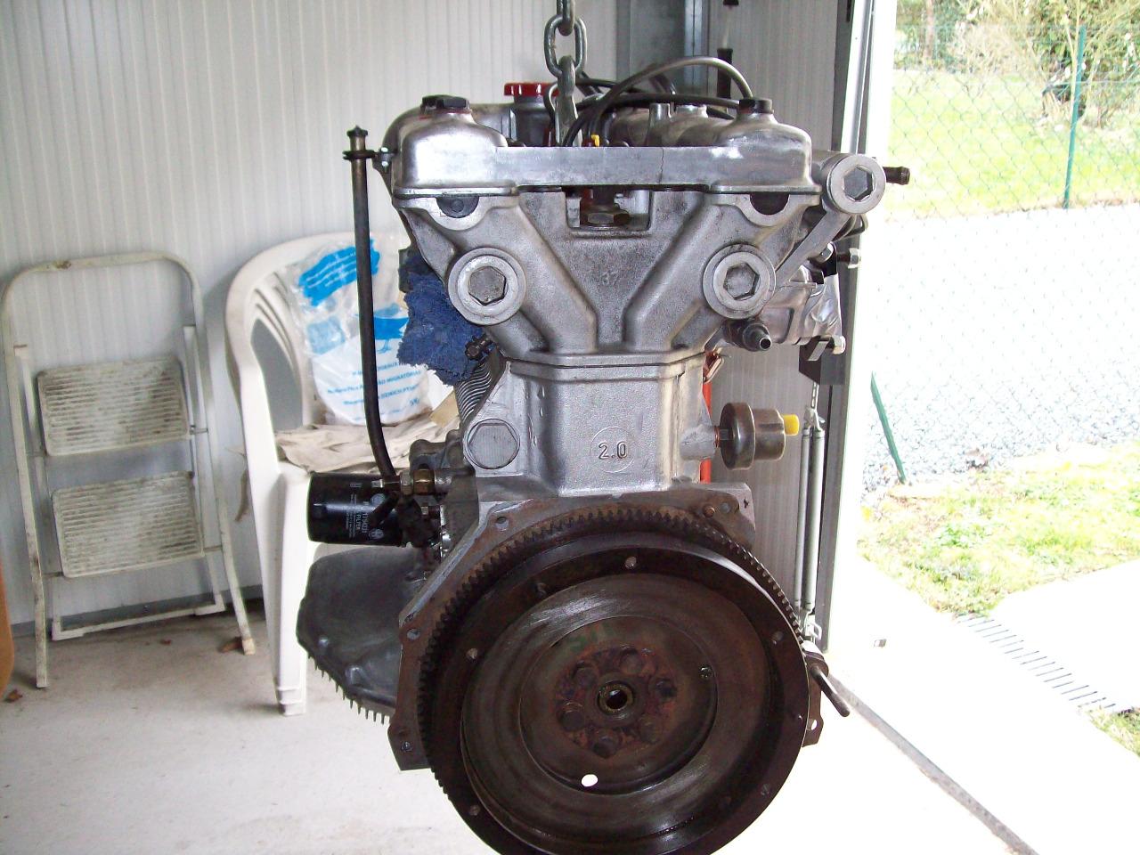 Moteur ALFA ROMEO 2000 spider bertone LesAnciennes.com