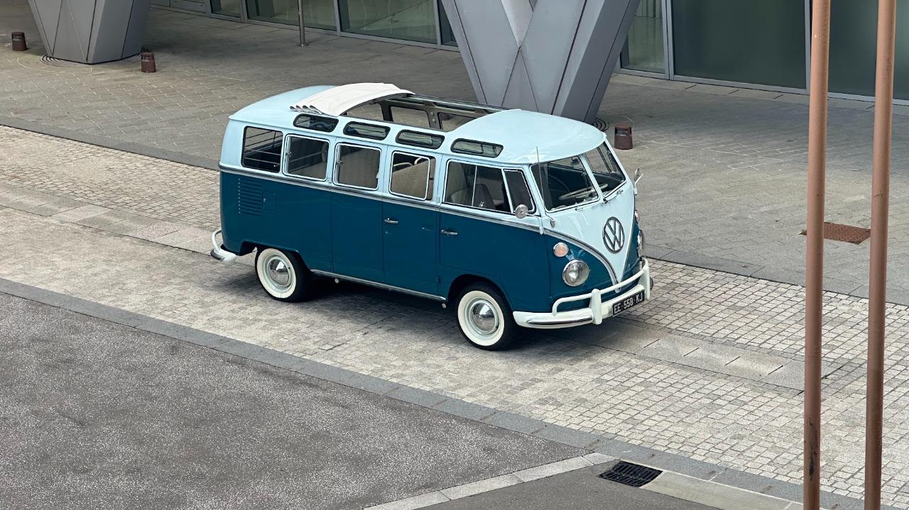 VOLKSWAGEN Combi T1 deluxe 21 vitres - 1965 LesAnciennes.com