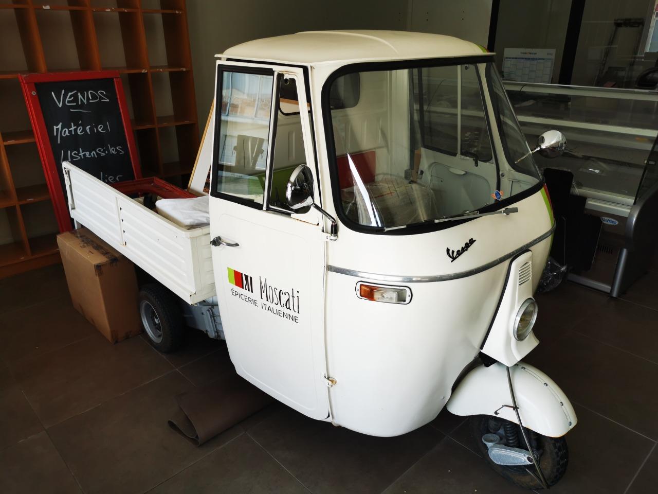 SOLIDO DEMONTABLE - TRIPORTEUR GLACIER - SCOOTER - VESPA - A COMPLETER / RARE