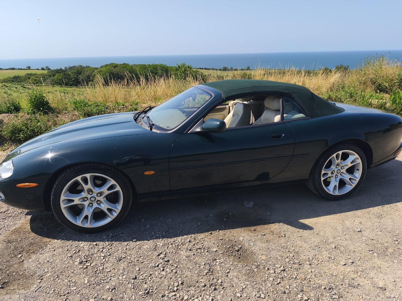 JAGUAR XK8 4,2 l cabriolet - 2002 LesAnciennes.com