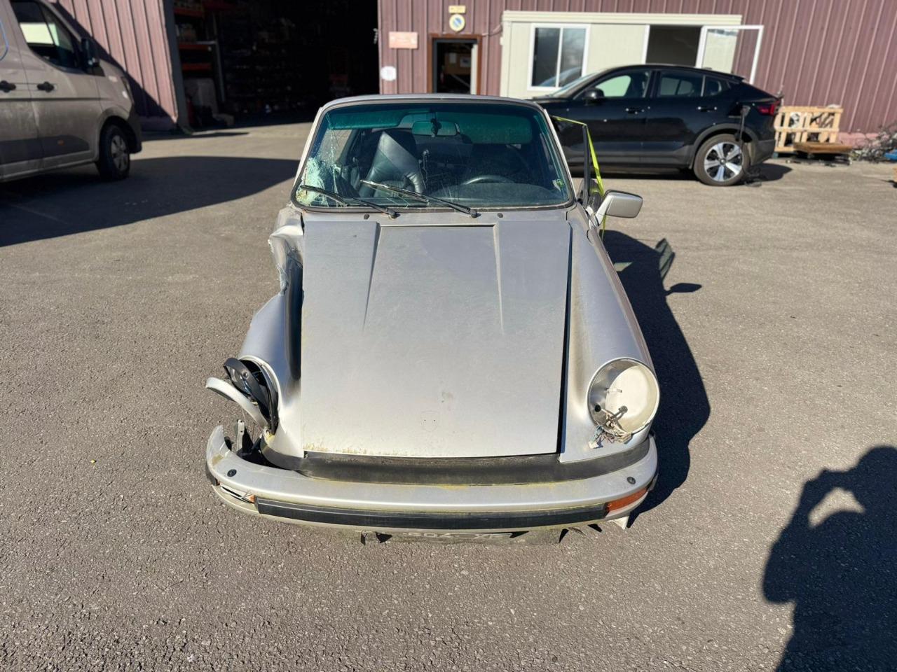 PORSCHE 911 3.2 Cabriolet - 1989 LesAnciennes.com