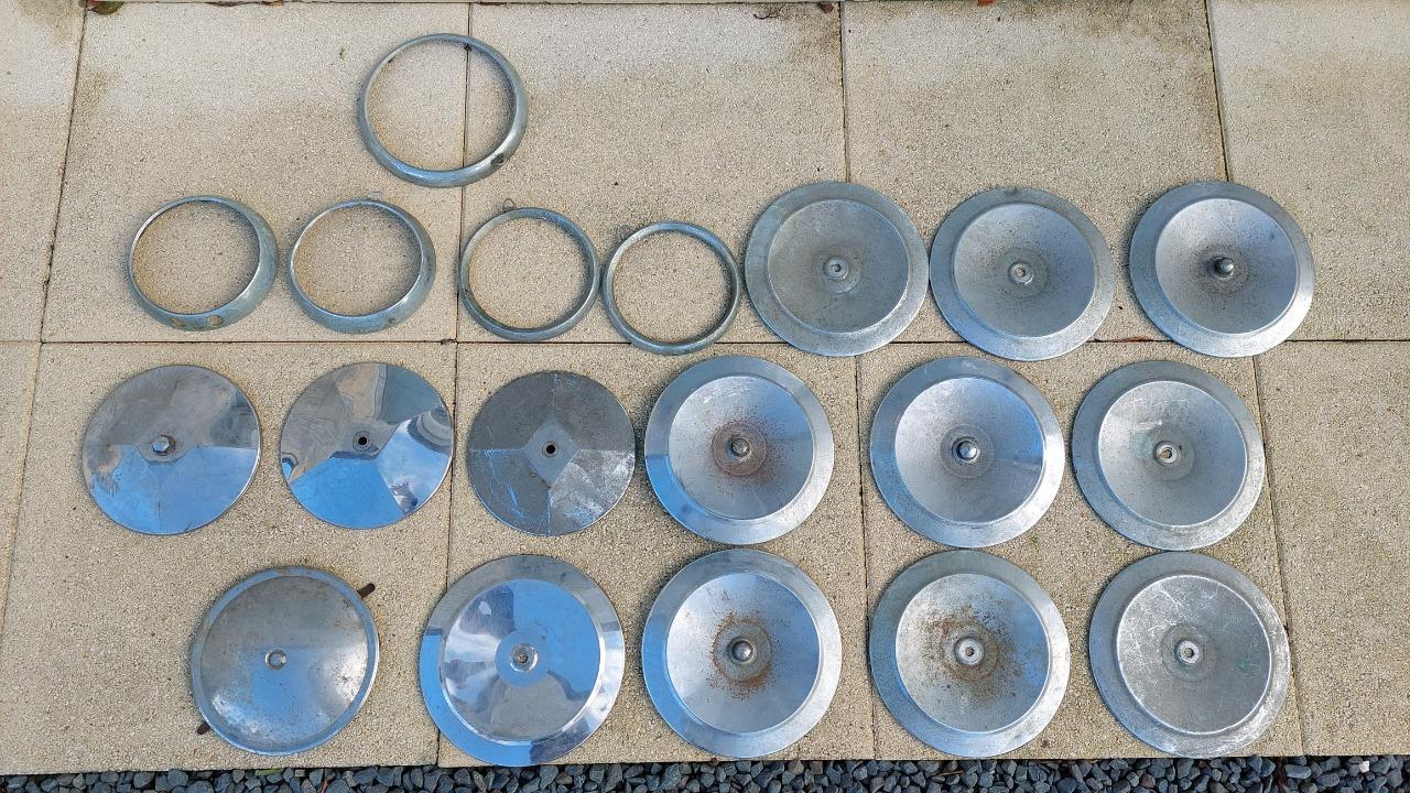 Enjoliveurs RENAULT r8 LesAnciennes.com