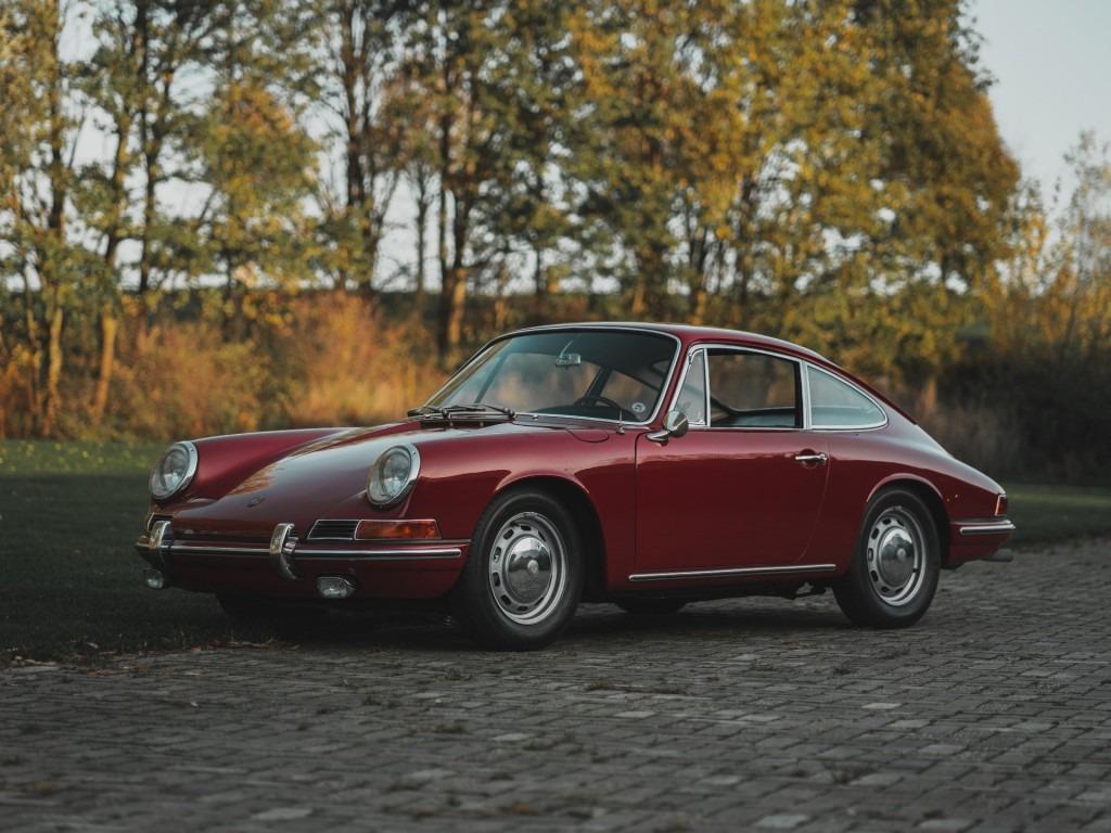PORSCHE 911 - 1965 LesAnciennes.com